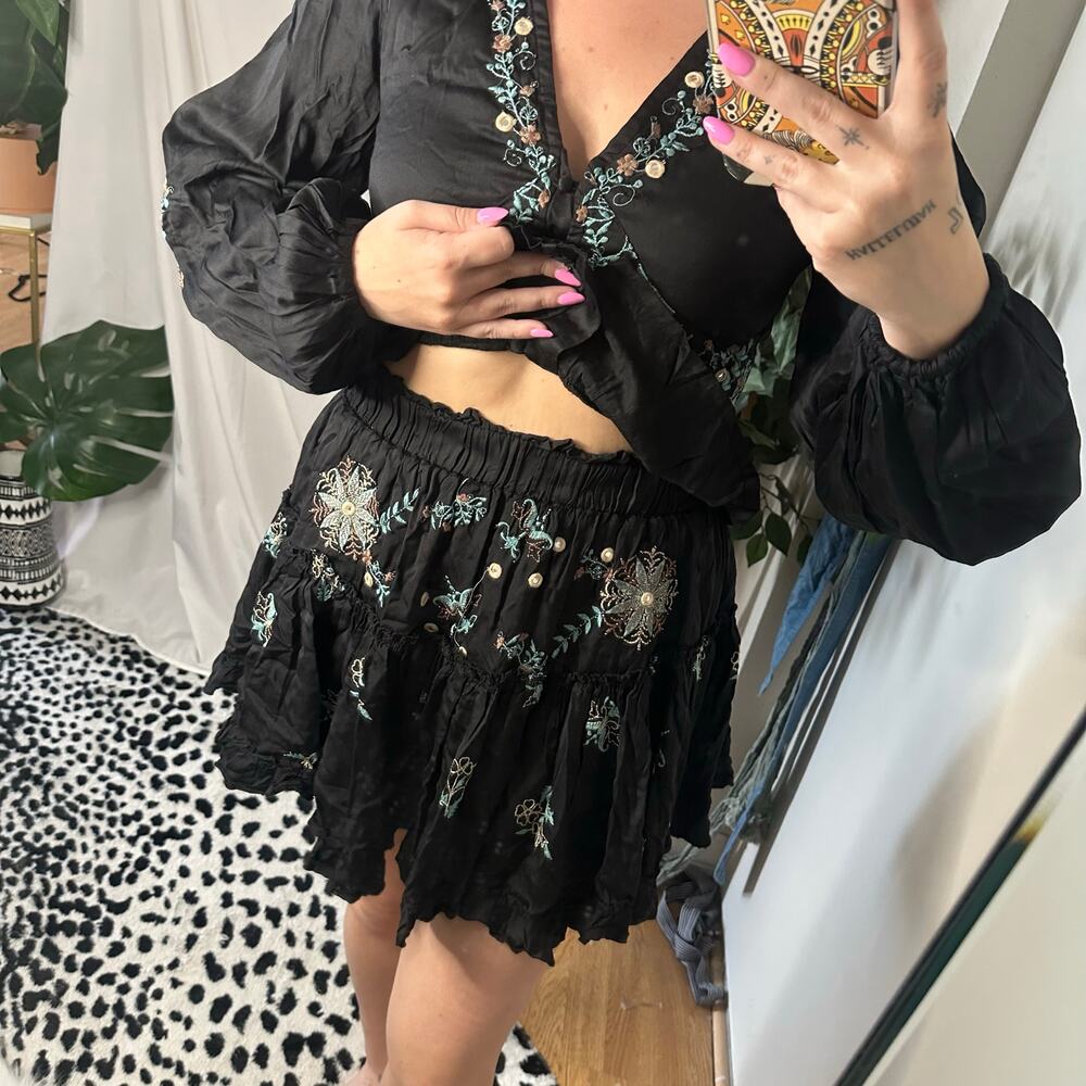 Nekane Floral Embroidered 2 Piece Top and Skirt Set Black Size Small - Picture 5 of 9